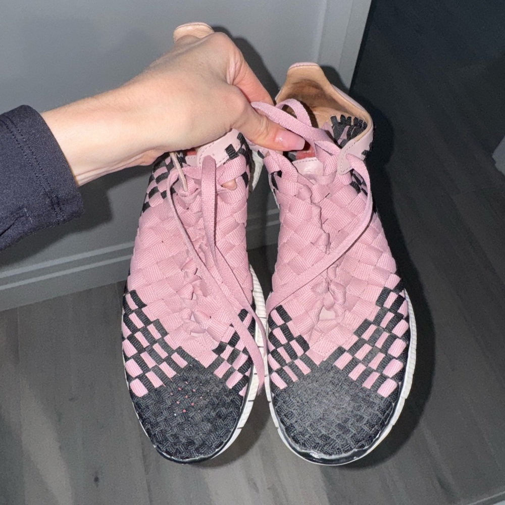 Nike Women's Pink and Black Woven Sneakers